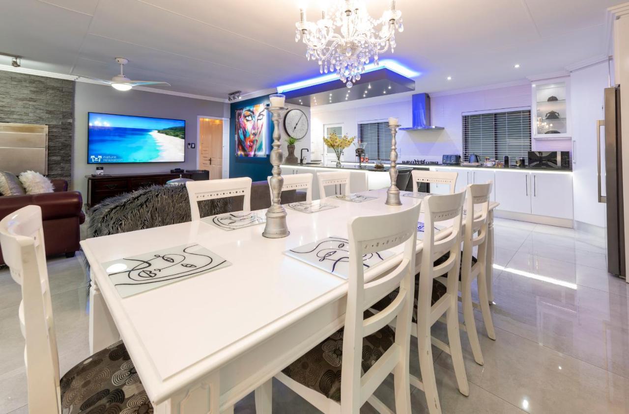 Wilderness Waters Boutique Suites - Adults Only Екстер'єр фото